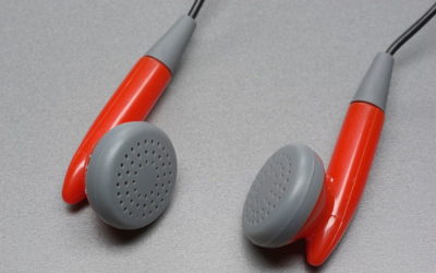 Proper Etiquette for Using Headphones at Work